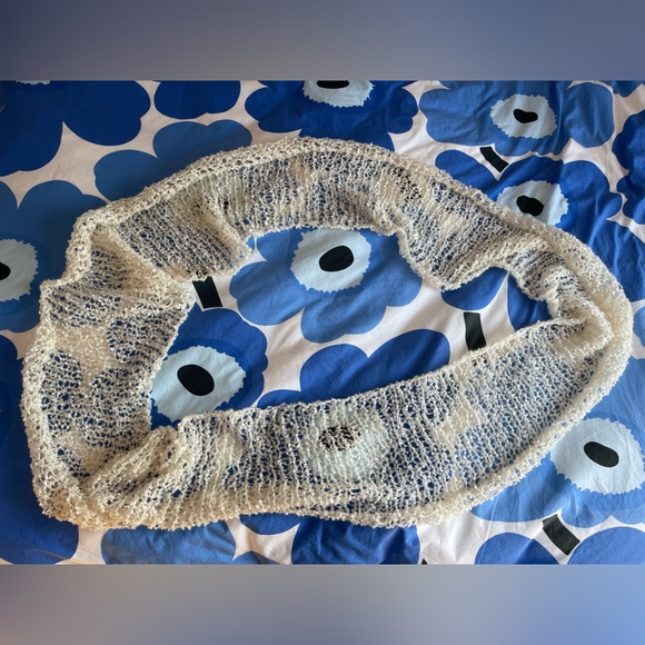 Handmade loop scarf - Picture 2 of 3